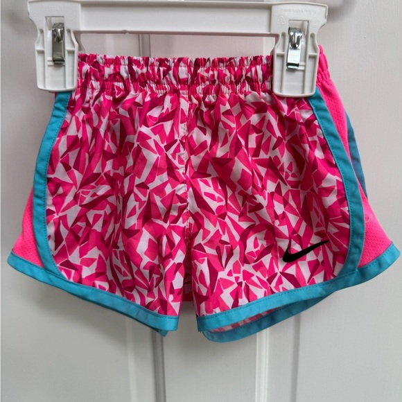 Nike 2T Girls Vibrant Pink and Blue Geometric Athletic Shorts - Picture 1 of 6